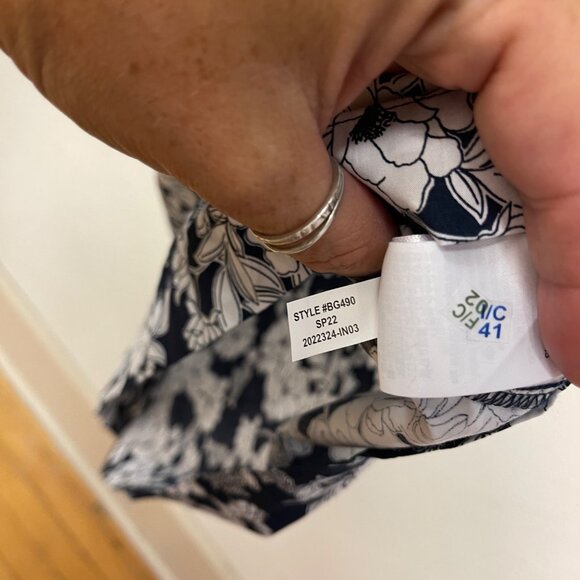 J. Crew Tie Shoulder Poplin Dress in Magnolia Floral Navy BG490 Size M - Picture 8 of 9